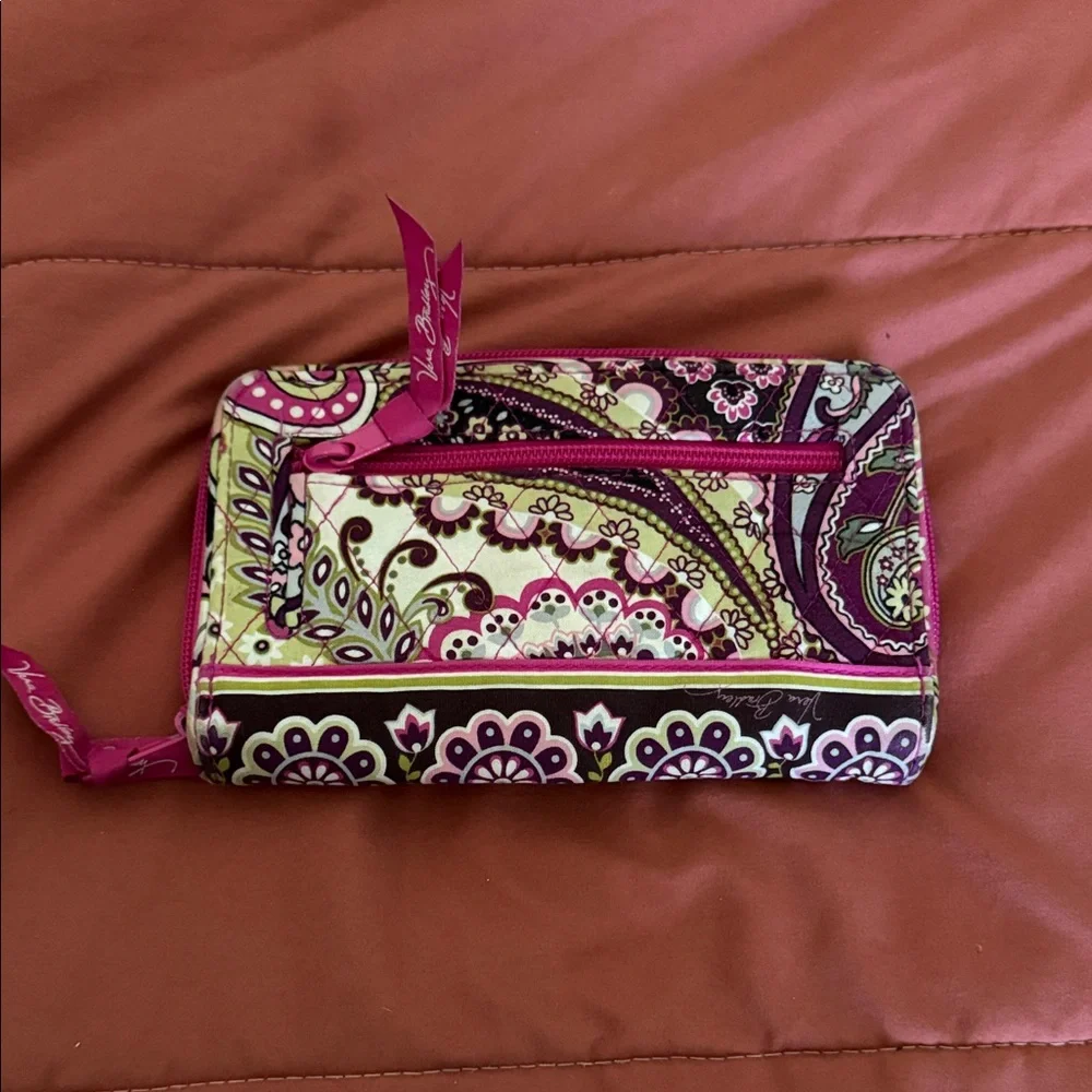 Vera Bradley Pink Floral Paisley Quilted Wallet - Picture 2 of 4